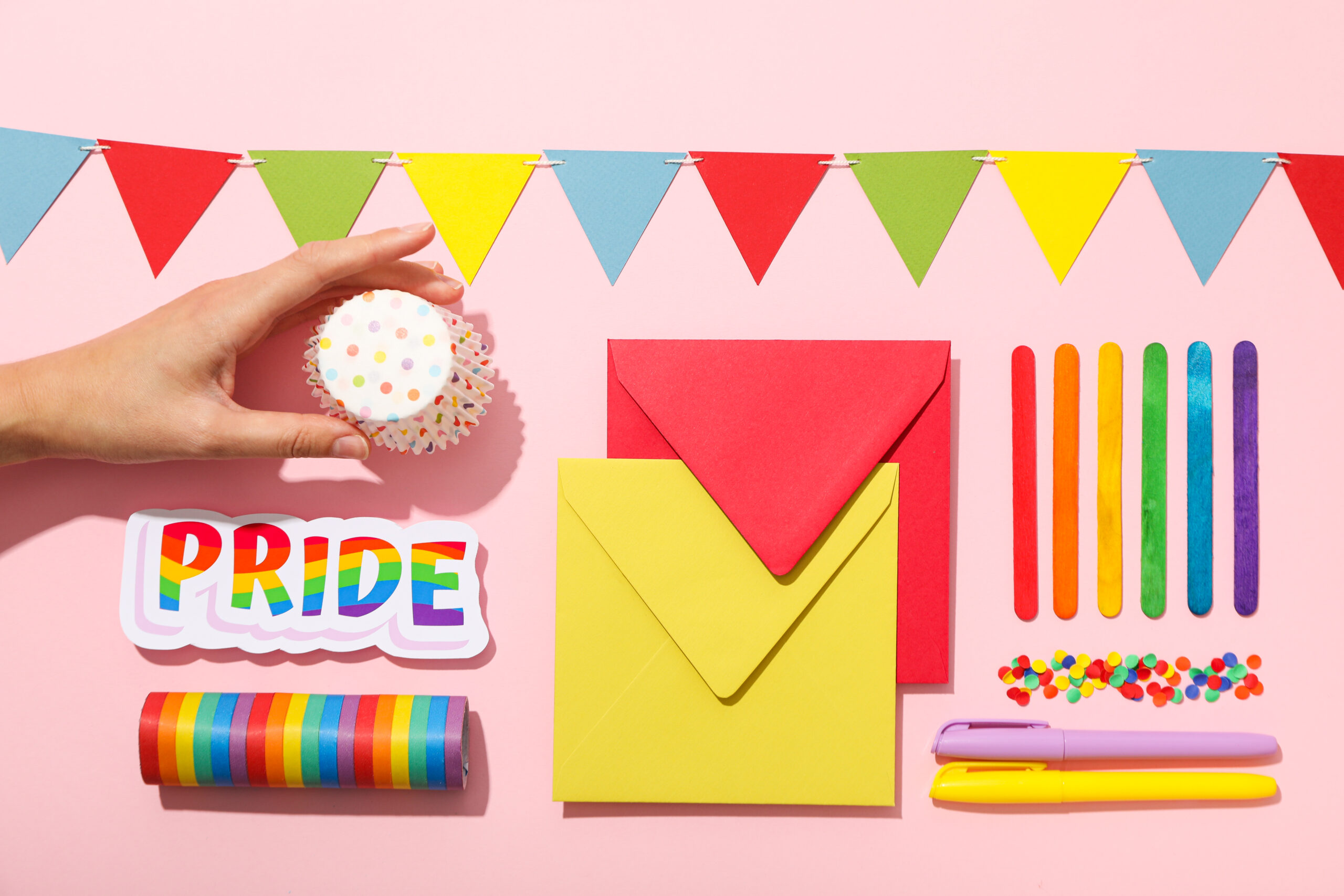 Manualidades Creativas para el Día del Orgullo LGBT | Celebra con Arte y Diversidad